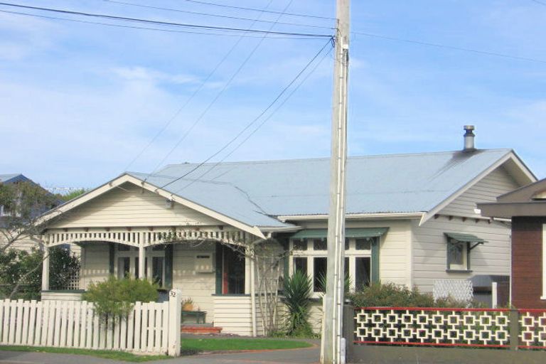 Photo of property in 32 Central Terrace, Alicetown, Lower Hutt, 5010