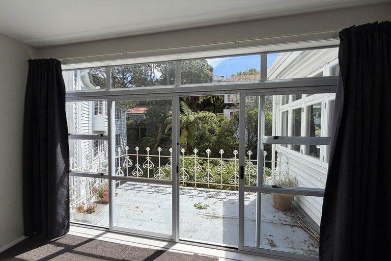 Photo of property in 4a Easdale Street, Kelburn, Wellington, 6012
