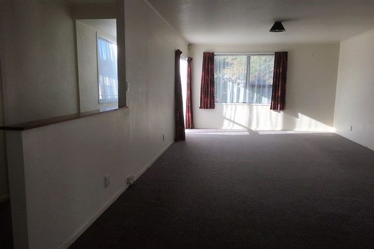 Photo of property in 19 Ransom Smyth Drive, Goodwood Heights, Auckland, 2105