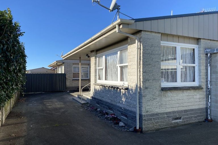 Photo of property in 2/210 Grove Road, Mayfair, Hastings, 4122