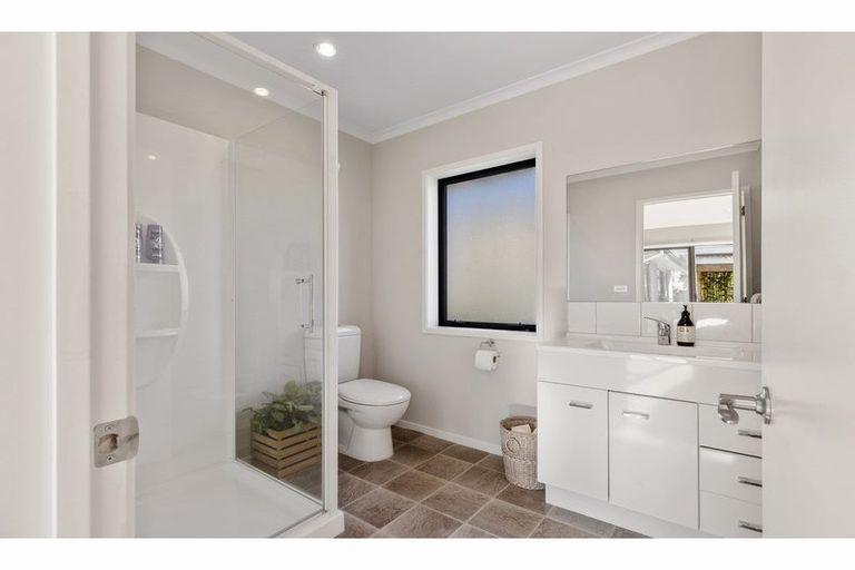 Photo of property in 38 Willowside Place, Amberley, 7410