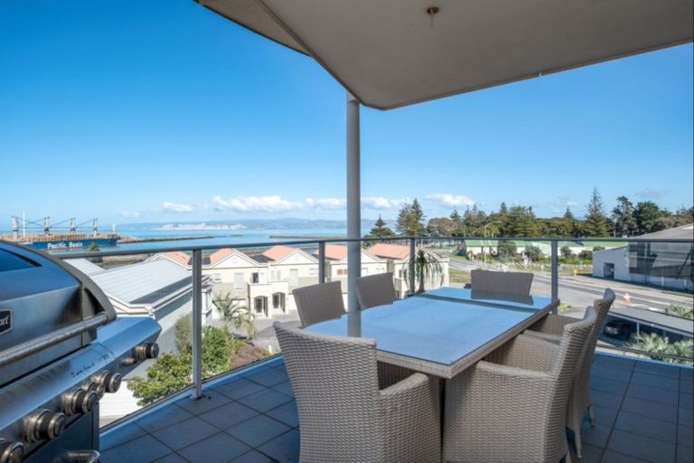 Photo of property in Bay View, 11/90 Customhouse Street, Gisborne, 4010