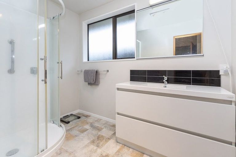 Photo of property in 1/40 Shannon Place, Belfast, Christchurch, 8051