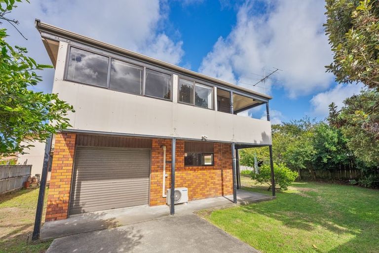 Photo of property in 69 Te Moana Road, Waikanae Beach, Waikanae, 5036