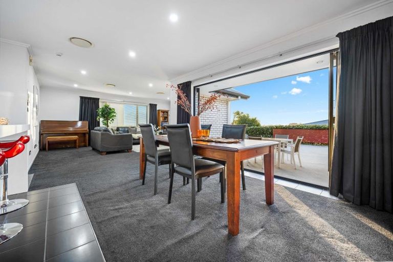 Photo of property in 61 Somerton Drive, Huntington, Hamilton, 3210