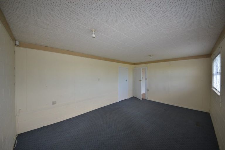 Photo of property in 27 Chivalry Road, Glenfield, Auckland, 0629