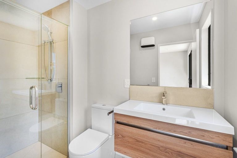 Photo of property in 13 Vista Crescent, Maoribank, Upper Hutt, 5018