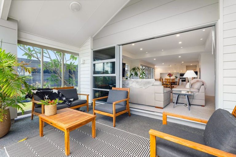 Photo of property in 2 Paradise Point Place, One Tree Point, 0118