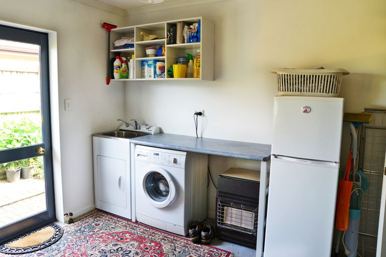 Photo of property in 2 Flora Place, Wattle Downs, Auckland, 2103