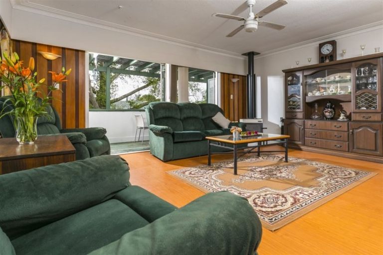 Photo of property in 5 Burndale Terrace, Manurewa, Auckland, 2102