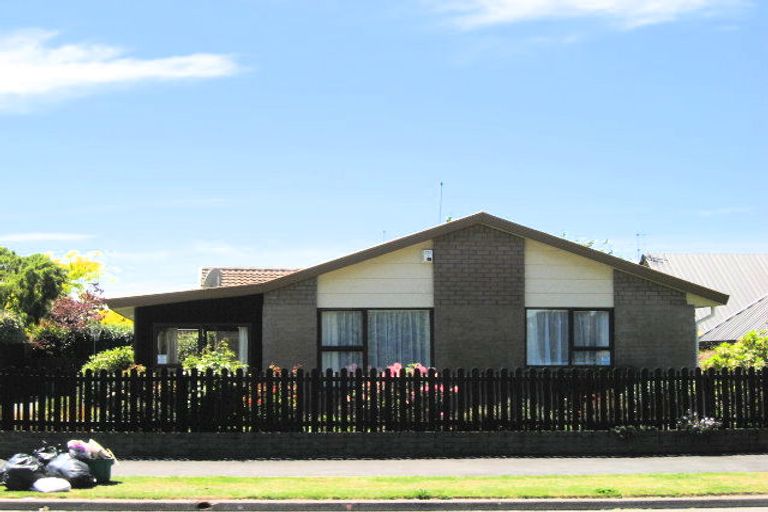 Photo of property in 472a Avonhead Road, Avonhead, Christchurch, 8042