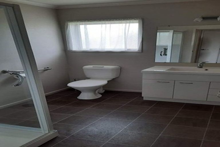 Photo of property in Amberley Park, 8/8 Village Place, Tuakau, 2121