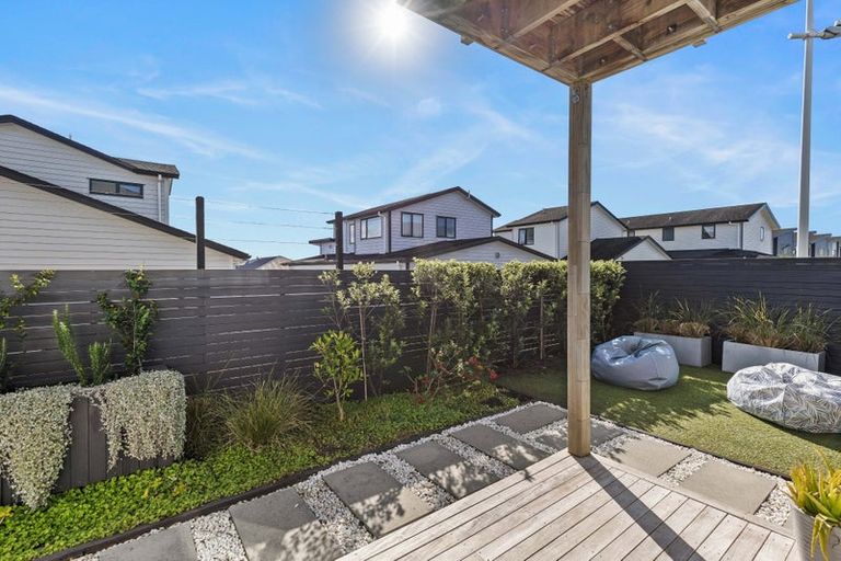Photo of property in 9 Barque Rise, Long Bay, Auckland, 0630
