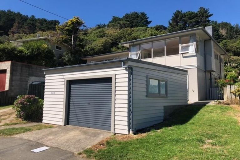 Photo of property in 142 Parkvale Road, Karori, Wellington, 6012