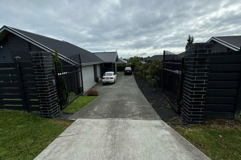 Photo of property in 17 Rowles Road, Pukekohe, 2120