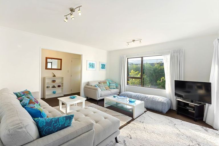 Photo of property in 23 Reeves Street, Waikanae Beach, Waikanae, 5036
