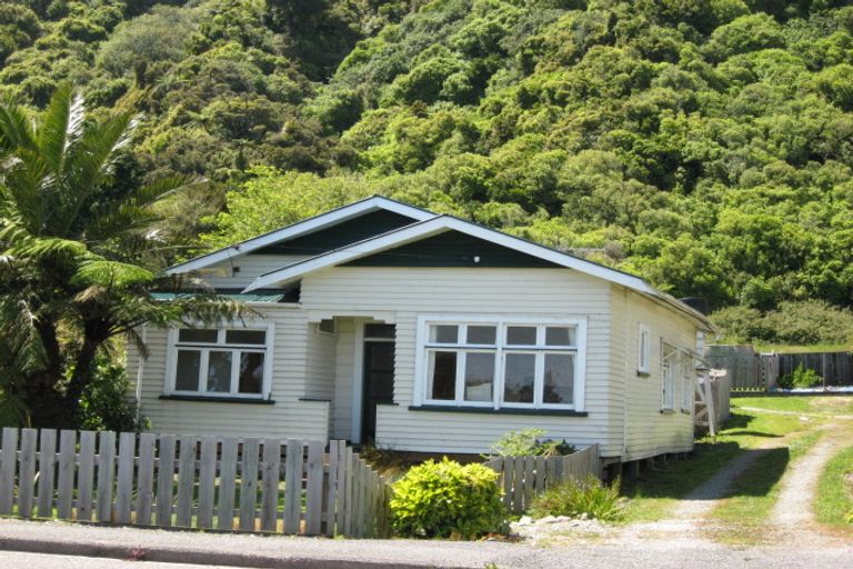 Photo of property in 16 Torea Street, Granity, 7823