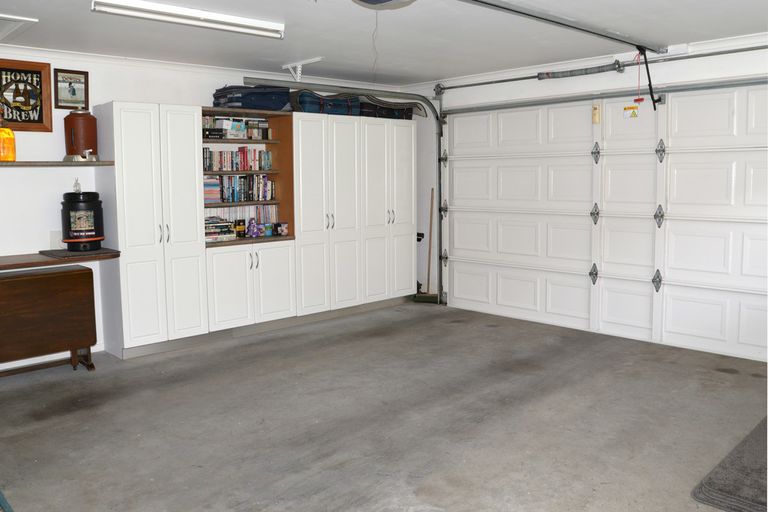 Photo of property in 2 Flora Place, Wattle Downs, Auckland, 2103