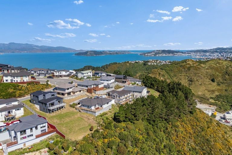 Photo of property in 3 Cirrus Close, Newlands, Wellington, 6037