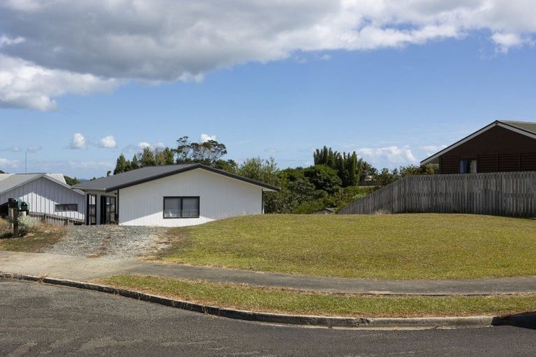 Photo of property in 41 Paradise Road, Coopers Beach, 0420