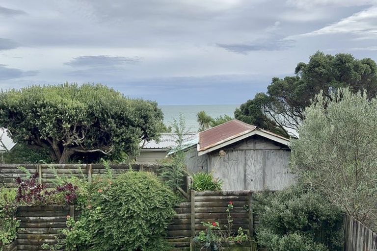 Photo of property in 69 Wellington Road, Paekakariki, 5034