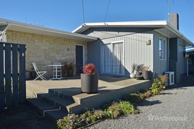 Photo of property in 10 Tait Place, Carterton, 5713