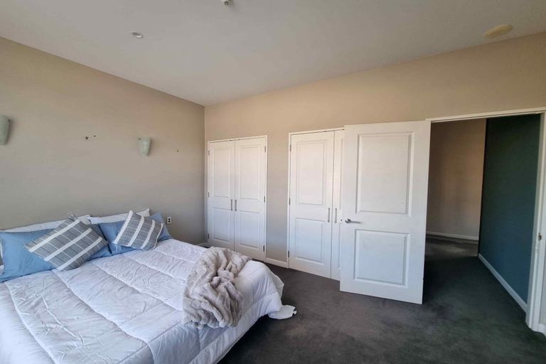 Photo of property in Grandstand Apartments, 38/80 Kent Terrace, Mount Victoria, Wellington, 6011