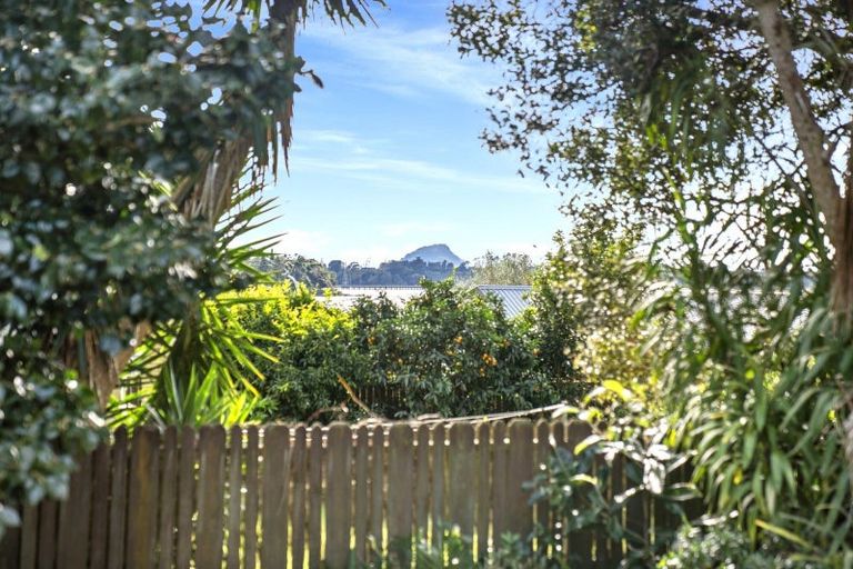 Photo of property in 5 Johnston Place, Welcome Bay, Tauranga, 3112