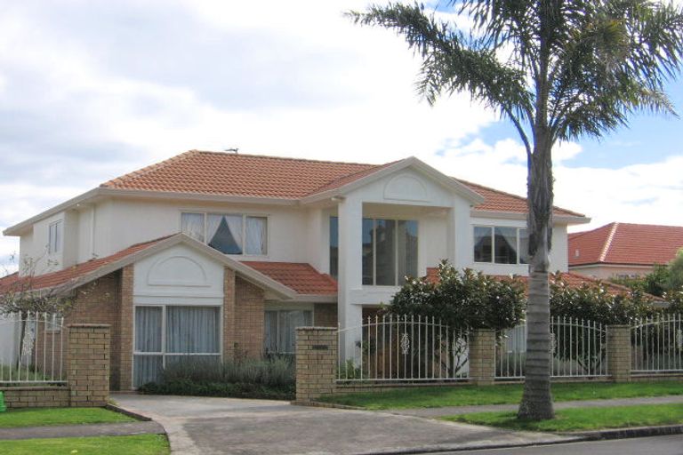 Photo of property in 17 Anaheim Boulevard, Shamrock Park, Auckland, 2016