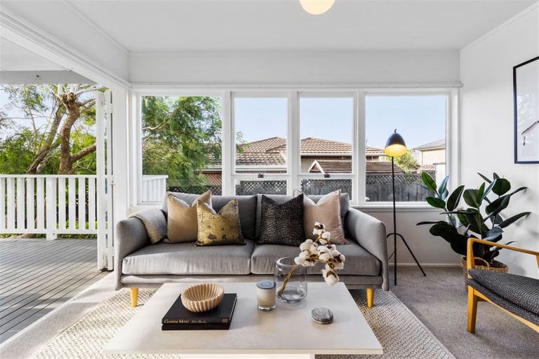 Photo of property in 26a Exmouth Road, Northcote, Auckland, 0627