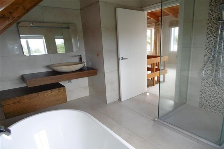 Photo of property in 116 Arran Road, Browns Bay, Auckland, 0630