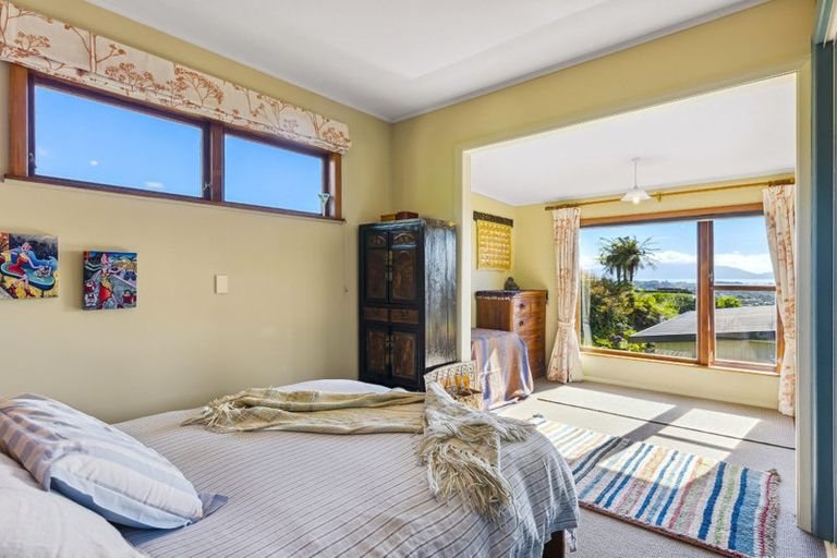 Photo of property in 10 Tui Crescent, Waikanae, 5036