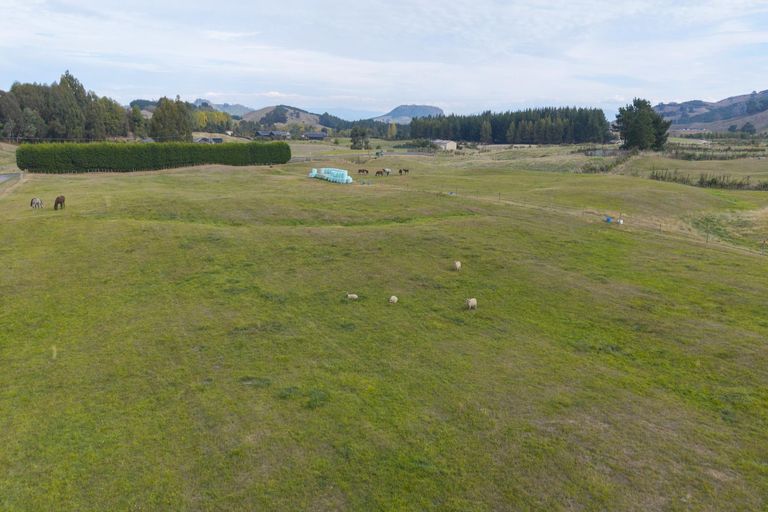 Photo of property in 52 Grant Road, Kinloch, Taupo, 3385