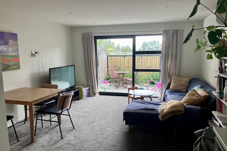 Photo of property in 8/28 Fitzherbert Road, Wainuiomata, Lower Hutt, 5014