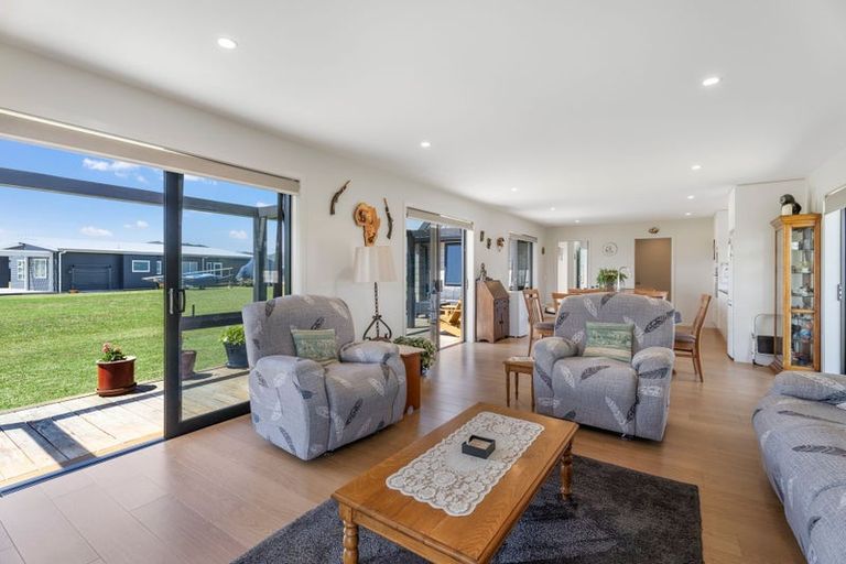 Photo of property in 105 Rangiora Crescent, Matarangi, Whitianga, 3592
