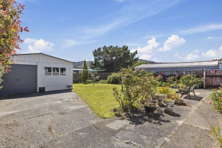 Photo of property in 11 Hinau Grove, Wainuiomata, Lower Hutt, 5014