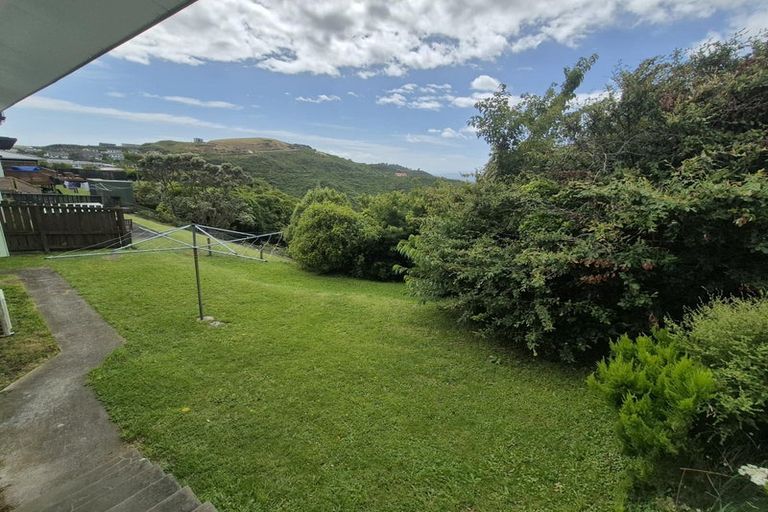 Photo of property in 48 Baylands Drive, Newlands, Wellington, 6037