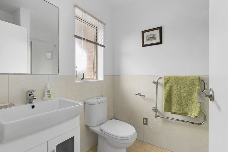 Photo of property in 13 Ribbonwood Close, Te Kauwhata, 3710