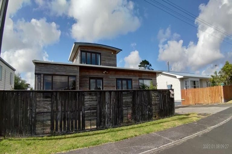 Photo of property in 722 East Coast Road, Pinehill, Auckland, 0632