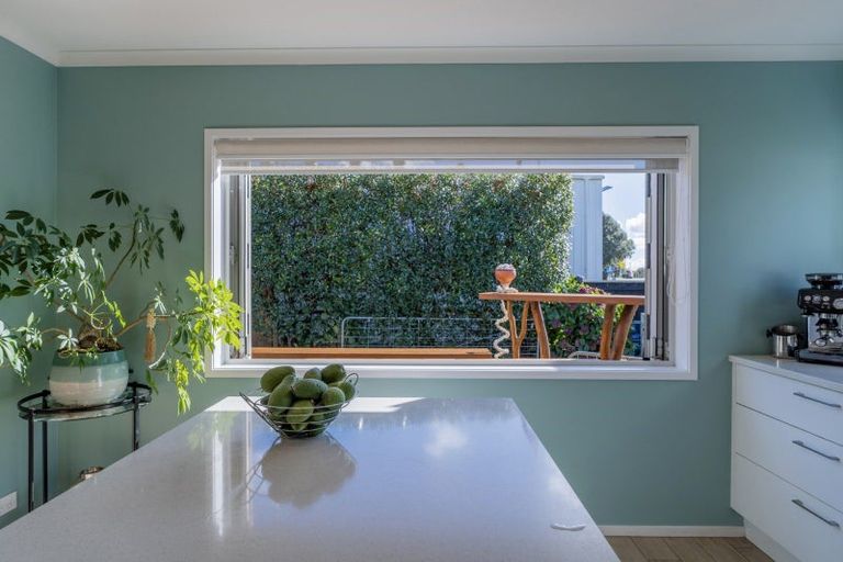 Photo of property in 56 Hahei Beach Road, Hahei, Whitianga, 3591