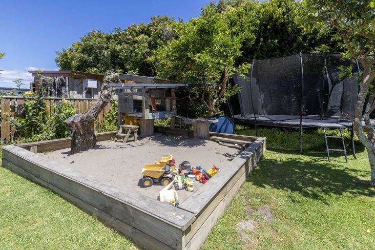 Photo of property in 63 Alexander Road, Raumati Beach, Paraparaumu, 5032