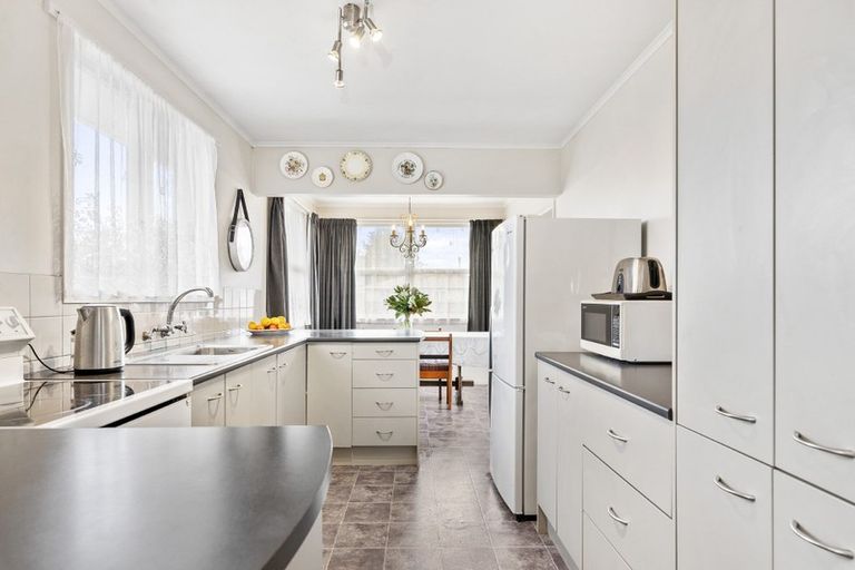 Photo of property in 15 Sunrise Avenue, Owhata, Rotorua, 3010