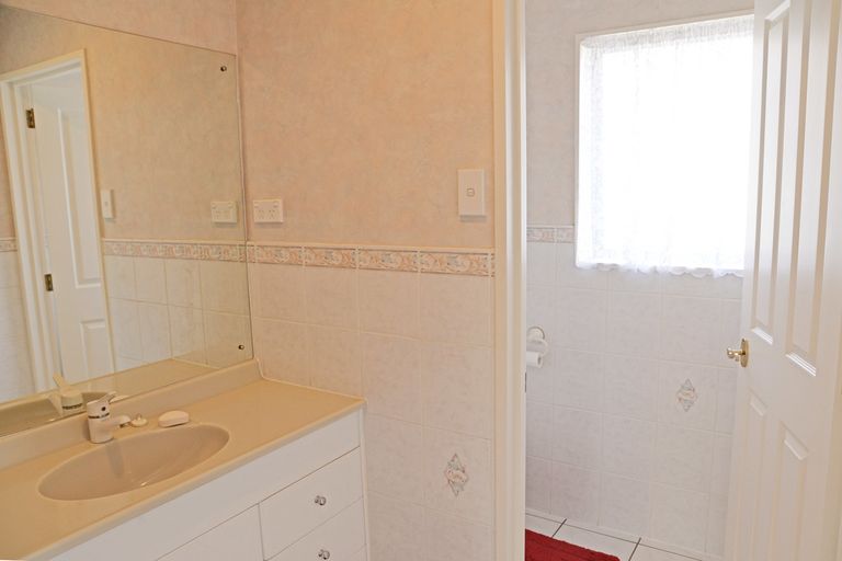 Photo of property in 2 Flora Place, Wattle Downs, Auckland, 2103