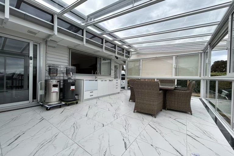 Photo of property in 26 Waimana Avenue, Northcote Point, Auckland, 0627