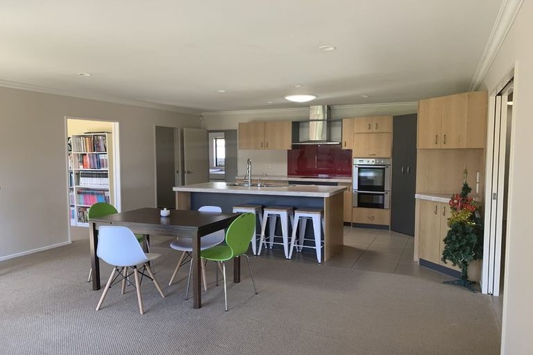 Photo of property in 15 Waiora Place, Pyes Pa, Tauranga, 3112