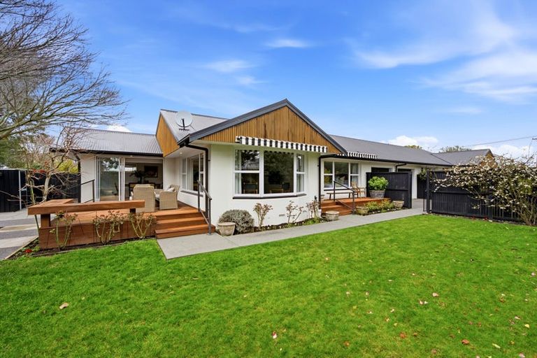 Photo of property in 14b Searells Road, Strowan, Christchurch, 8052