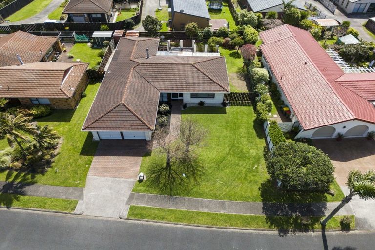 Photo of property in 34 Vivian Wilson Drive, Eastern Beach, Auckland, 2012