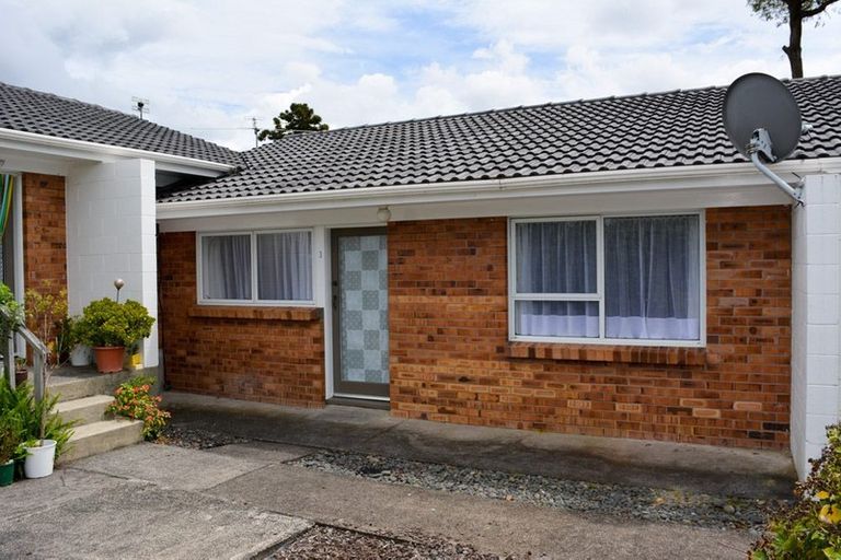 Photo of property in 3/318 Te Atatu Road, Te Atatu South, Auckland, 0610