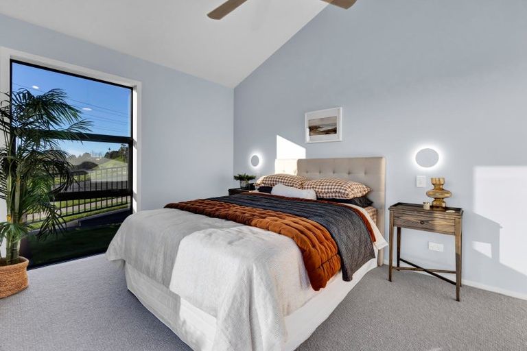 Photo of property in 54 Fernbrook Drive, Hurworth, New Plymouth, 4310