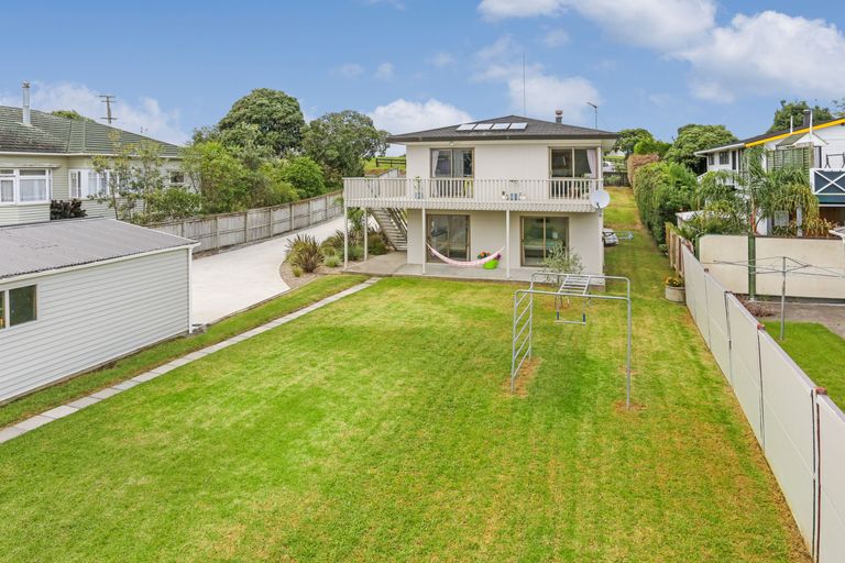 Photo of property in 84 Wharf Road, Clarks Beach, Pukekohe, 2679